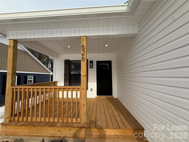 Photo - 626 W Bell St