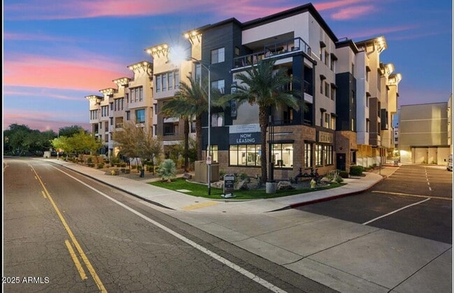 Building Photo - 15501 N Dial Blvd Unit A1