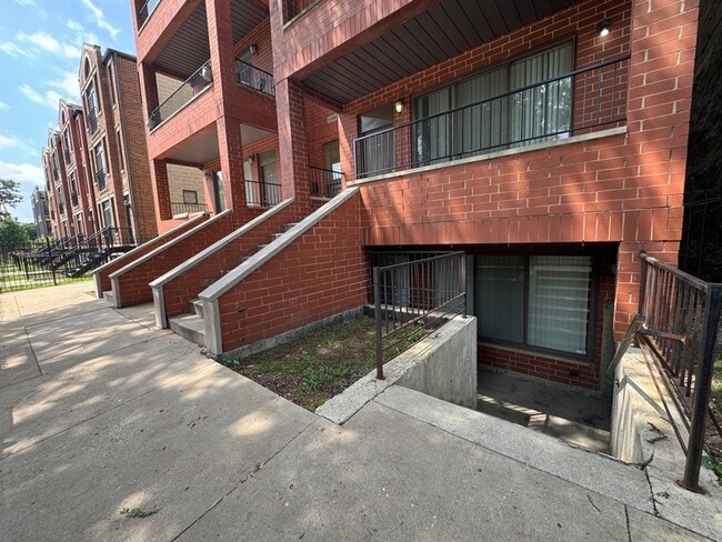 Building Photo - 5408 S Michigan Ave Unit 1N