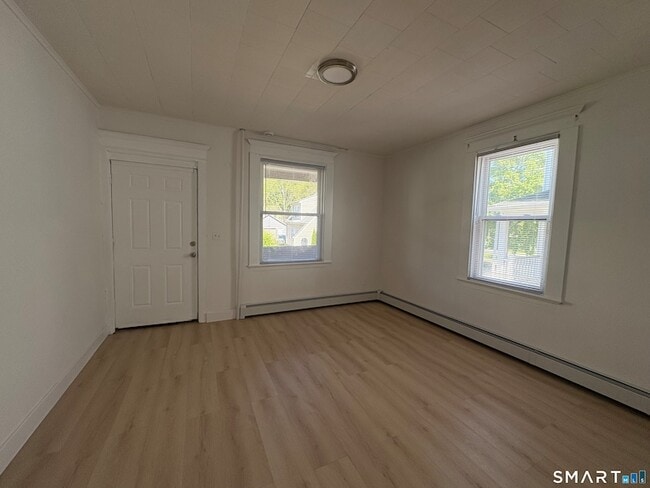 Building Photo - 127 Pearl St Unit 1
