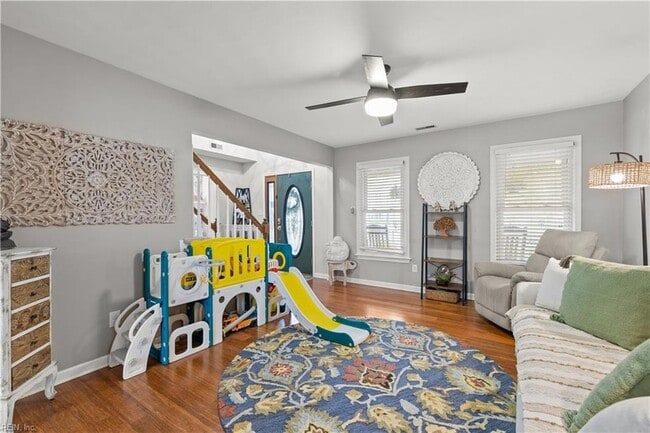 Photo - 181 Golden Maple Dr