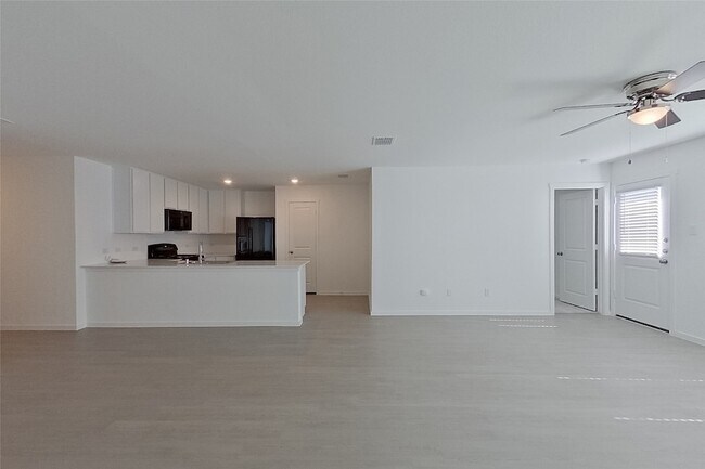 Photo - 827 Ginkgo Wy