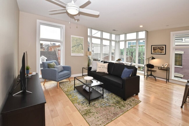 Building Photo - 118 W 15th St Unit SI FL3-ID1622259P