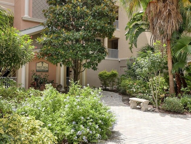 Photo - 5122 Manorwood Dr Unit 4B