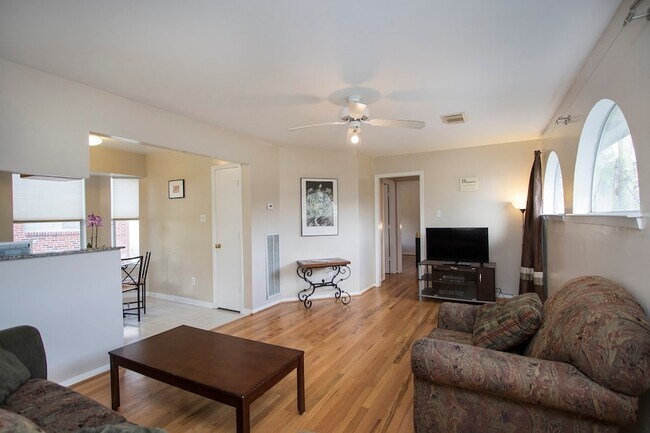 Photo - 1817.5 Sul Ross St Unit Grg Apt