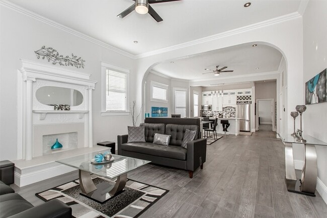 Photo - 4719 Junius St Unit 1