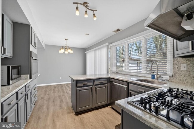 Photo - 1405 Pennington Ln