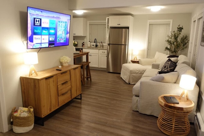 Building Photo - 301 Portsmouth Ave Unit ID1312363P