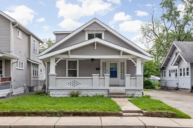 Photo - 325 N Bancroft St Unit ID1303776P