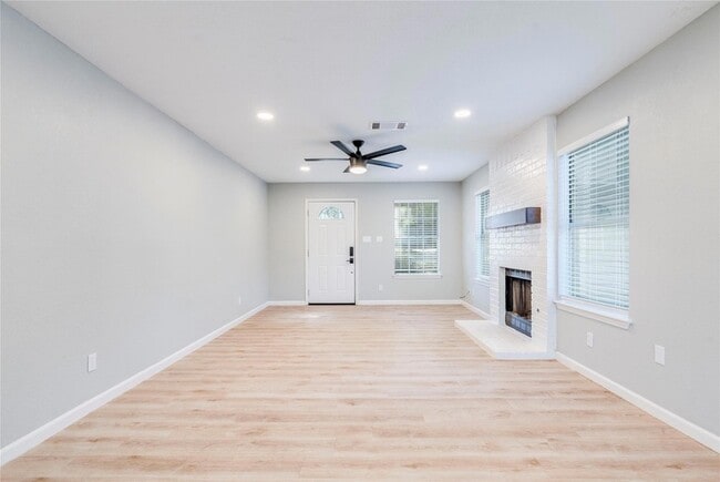 Photo - 13808 Lothian Dr