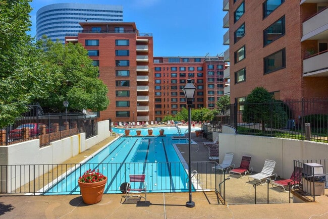 Photo - 1011 Arlington Blvd Unit ID674P