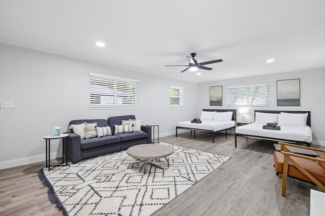 Photo - 3667 High Rd Unit ID1302354P