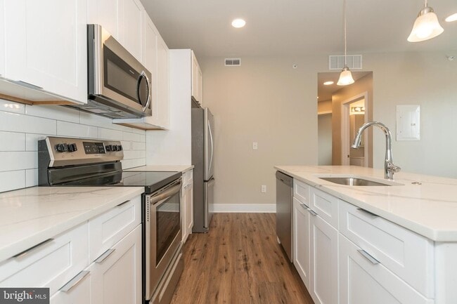 Photo - 2220-28 Master St Unit 12