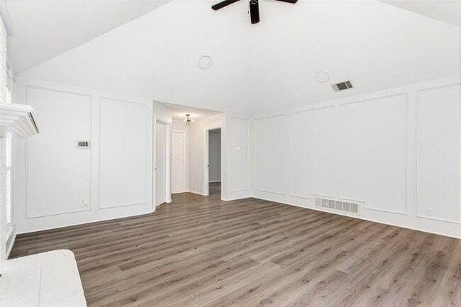Photo - 1016 Willowbrook Trail