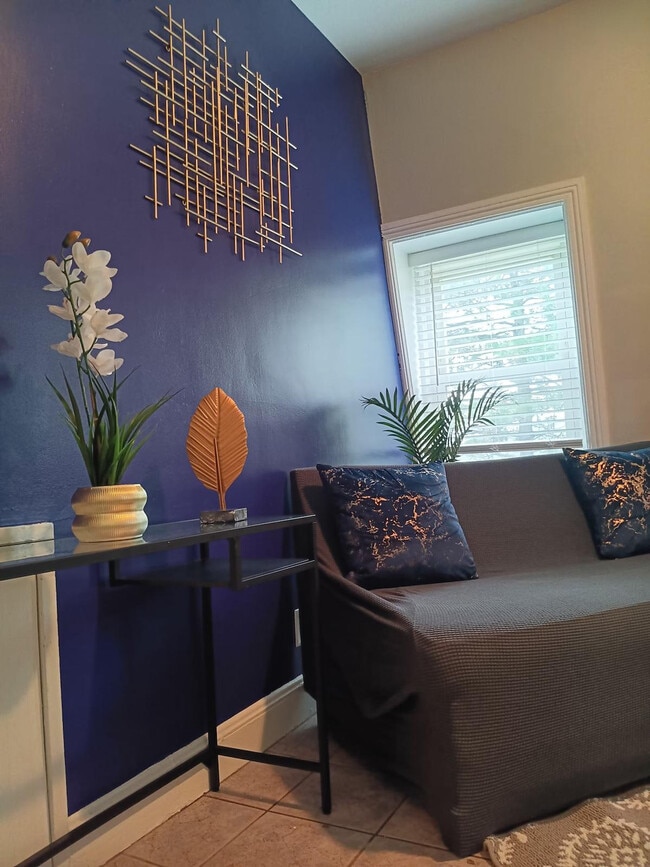 Building Photo - 280 Plainfield St Unit SI ID1373634P