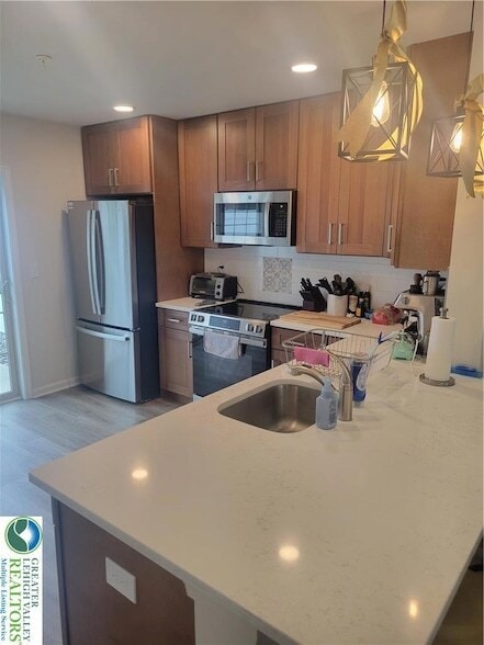Photo - 326 E Frankford St