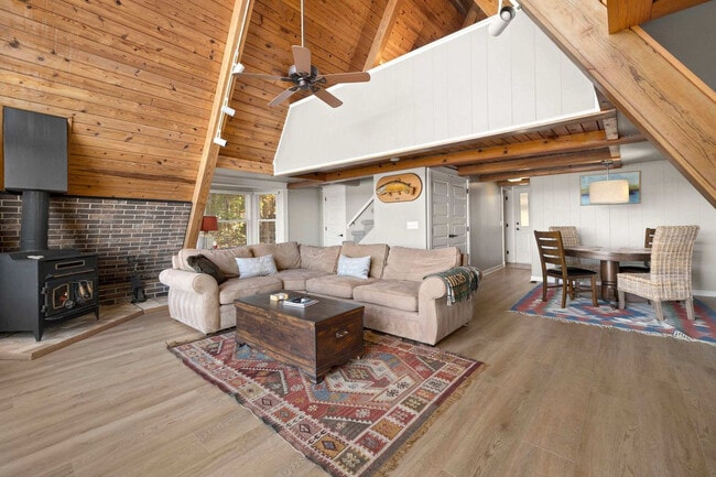 Photo - 9063 Mundell Rd Unit ID1365316P