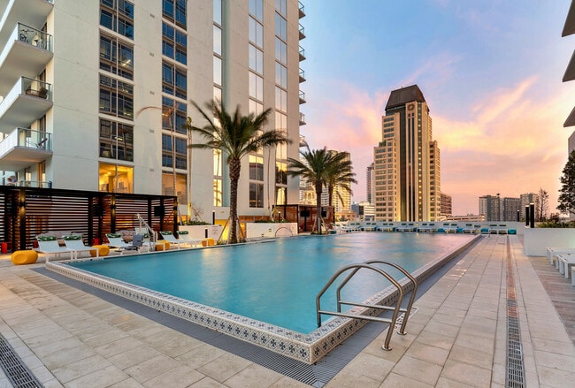 Building Photo - Ascent St. Petersburg