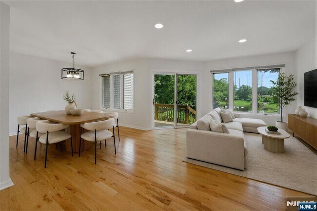 Photo - 35 Reagan Way Unit 635B