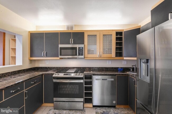 Building Photo - 4515 Willard Ave Unit 1111S