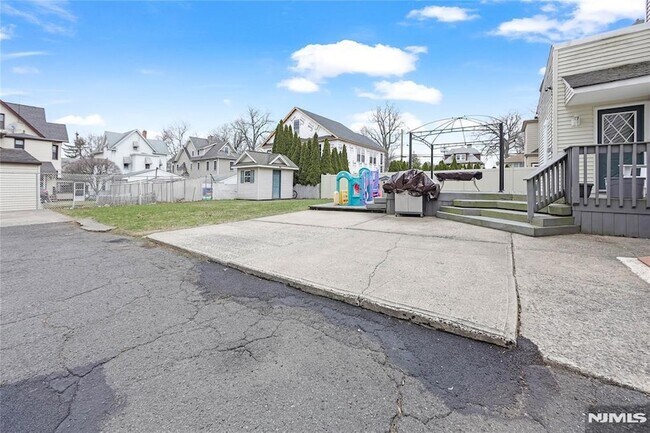 Photo - 56 Woodward Ave Unit 2