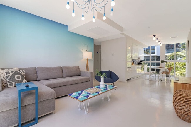 Photo - 250 Collins Ave Unit ID1272096P