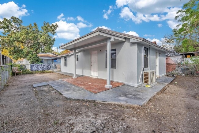 Photo - 2428 NW 28th St
