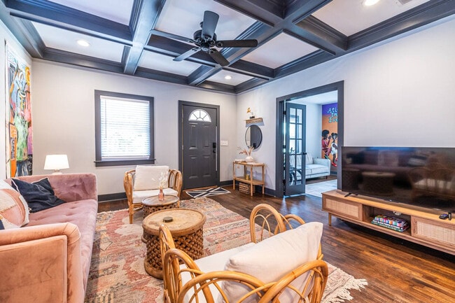 Photo - 996 Mayson Turner Rd NW Unit ID1261330P