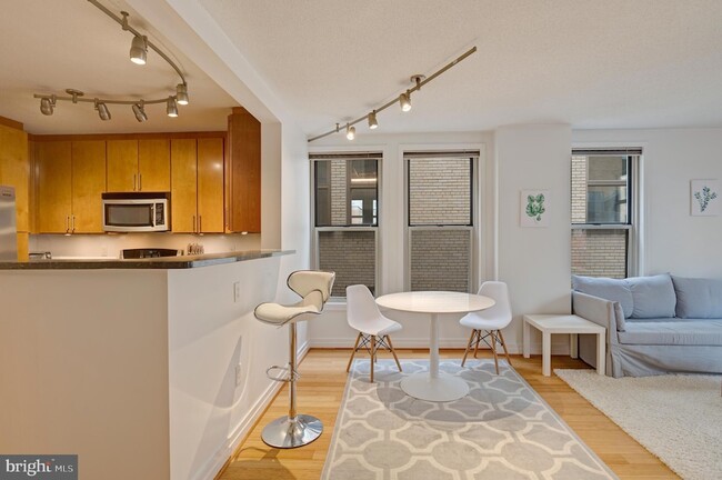Photo - 915 E St NW Unit 1001