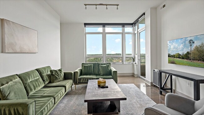 Photo - 1544 Spring Gate Dr. Unit SI ID1395460P
