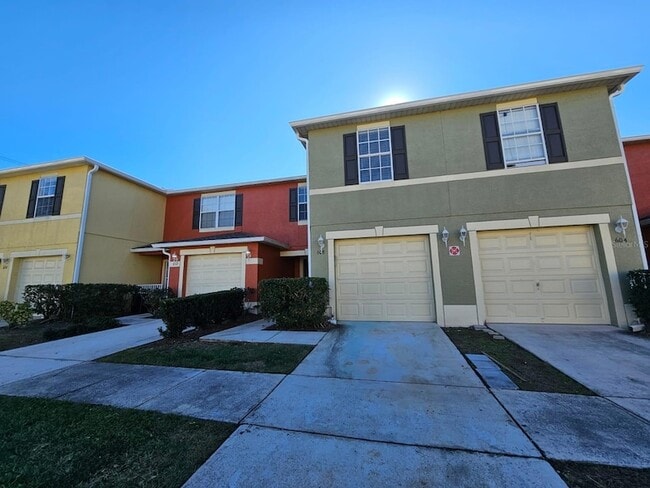 Photo - 608 Cresting Oak Cir