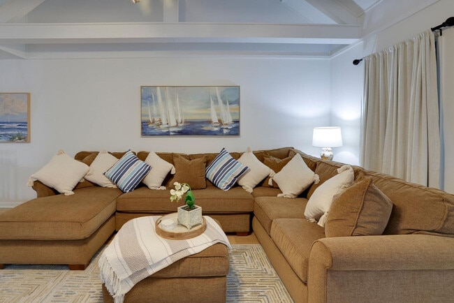 Photo - 45 Queens Folly Rd Unit ID1309206P