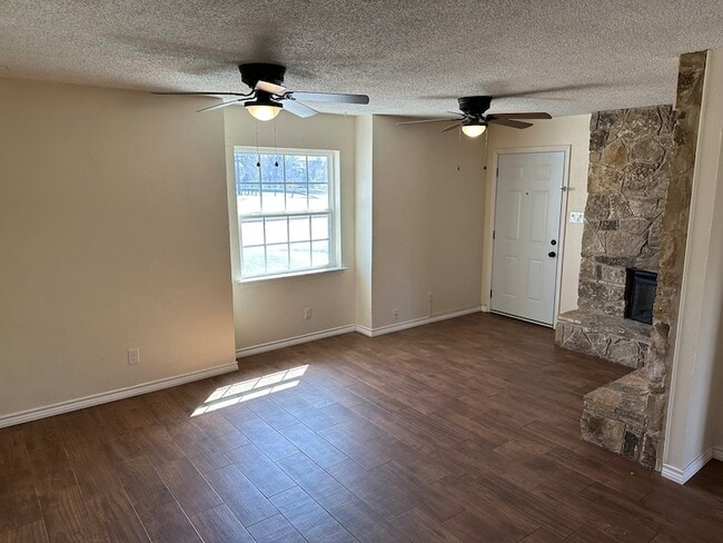 Photo - 204 E Rucker St