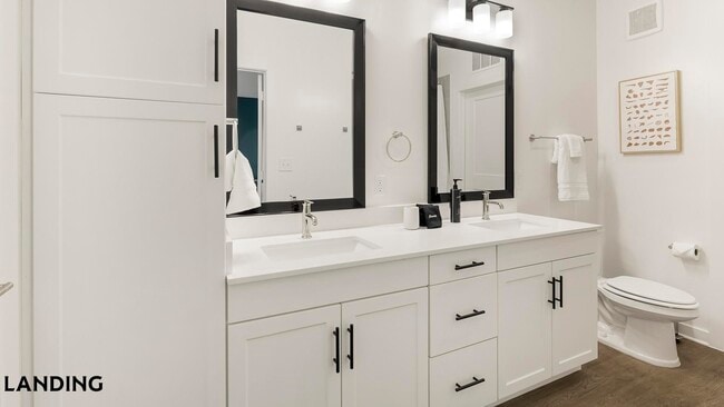 Photo - 3900 Robinson Rd Unit 1307