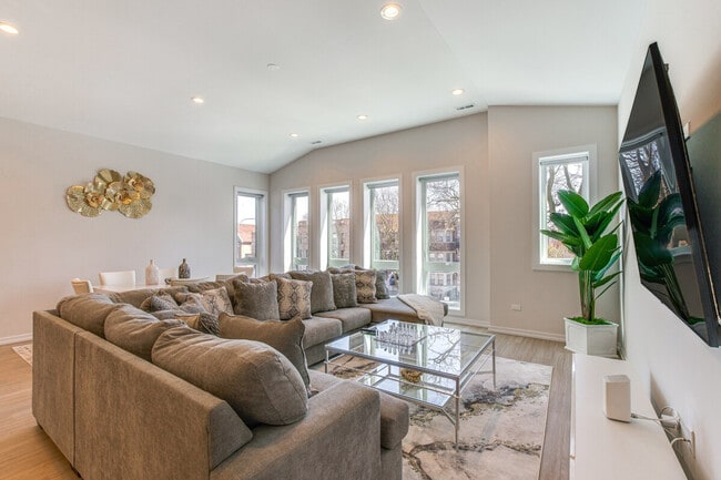 Photo - 5436 S Michigan Ave Unit ID1306477P