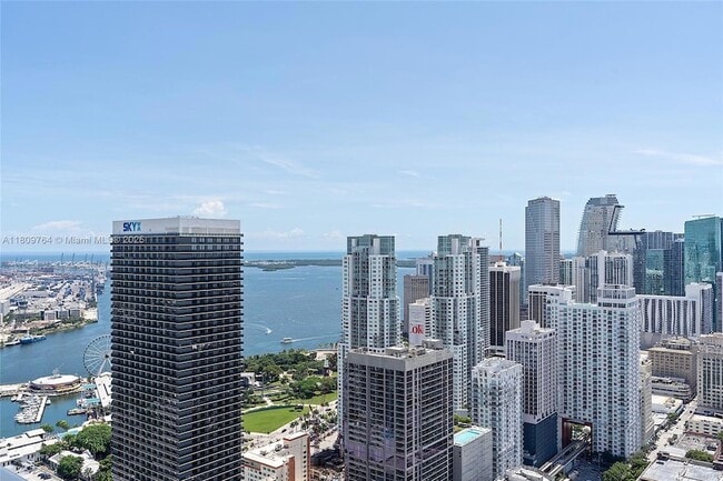 Building Photo - 601 NE 1st Ave Unit 4907