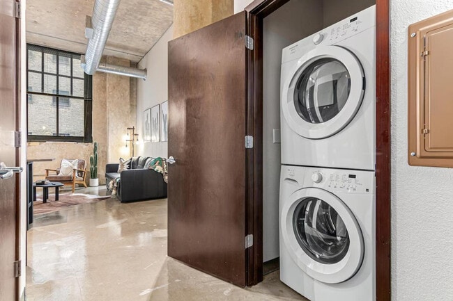 Photo - 301 N 7th Ave Unit SI ID1468094P