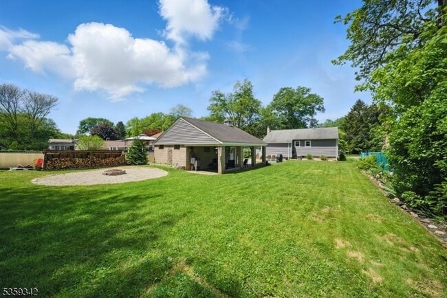 Photo - 22 Beaver Brook Ln