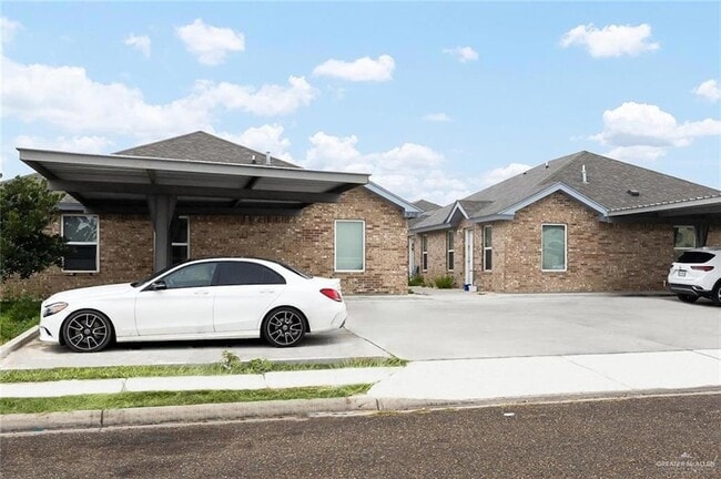 Building Photo - 826 S Missouri St