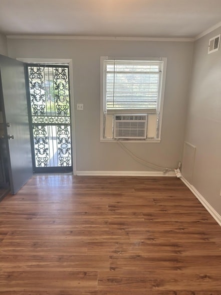 Photo - 4742 Violet Ave