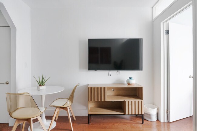 Photo - 444 W 48th St Unit ID1022004P