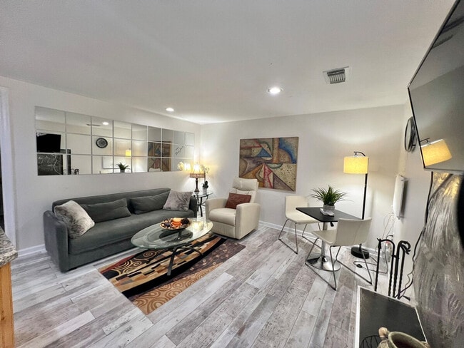 Building Photo - 11850 Sunrise Valley Dr Unit SI ID1473429P