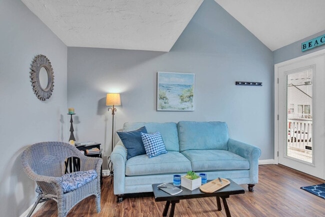 Building Photo - 14 Jones Ave Unit ID1045445P