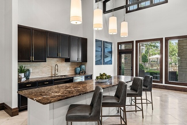 Entertainment kitchen - StoneLedge