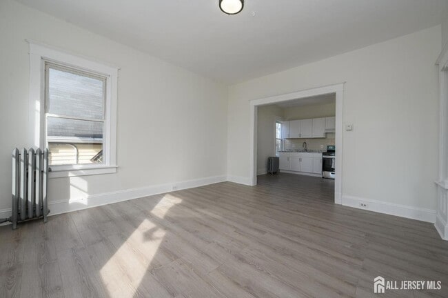 Photo - 377 Delavan St Unit 2