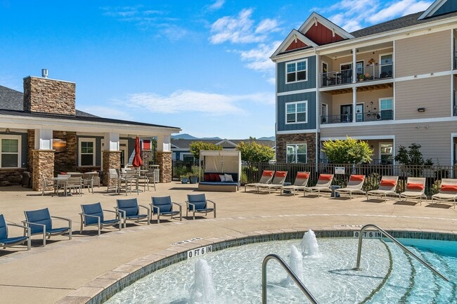 Photo - Hawthorne at Weaverville