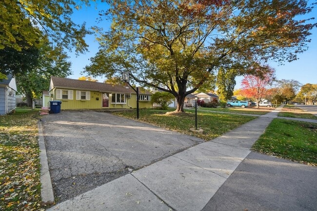 Photo - 212 N Knollwood Dr