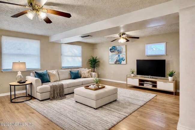 Photo - 2057 Glen Gardner Dr