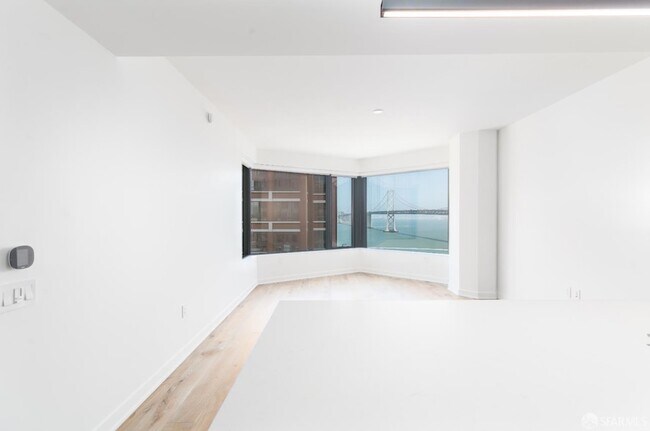 Photo - 280 Spear St