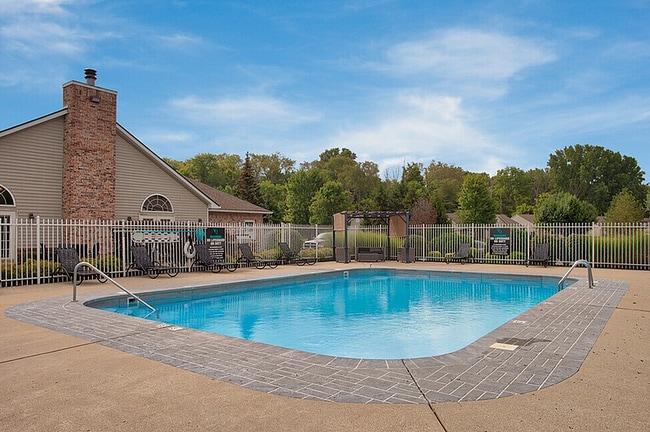 Pool - Washington Quarters Apartments